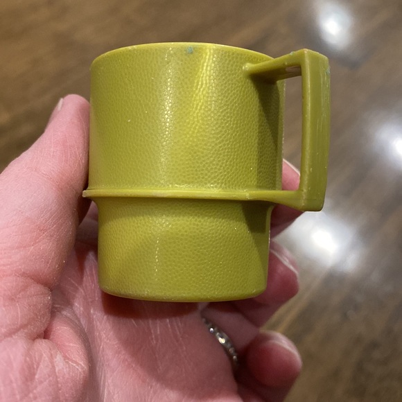 Vintage children’s Tupperware mugs and bowls “played with” condition - Picture 5 of 8